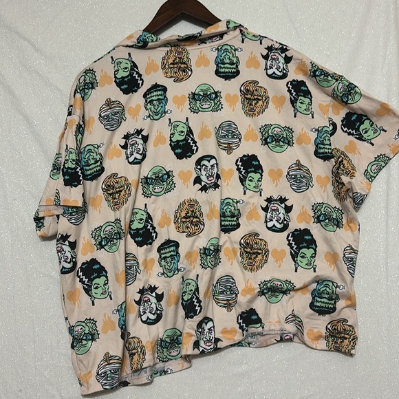 Adorable Monster PJs. Shorts and button down. Pockets! Size XL - Picture 2 of 7
